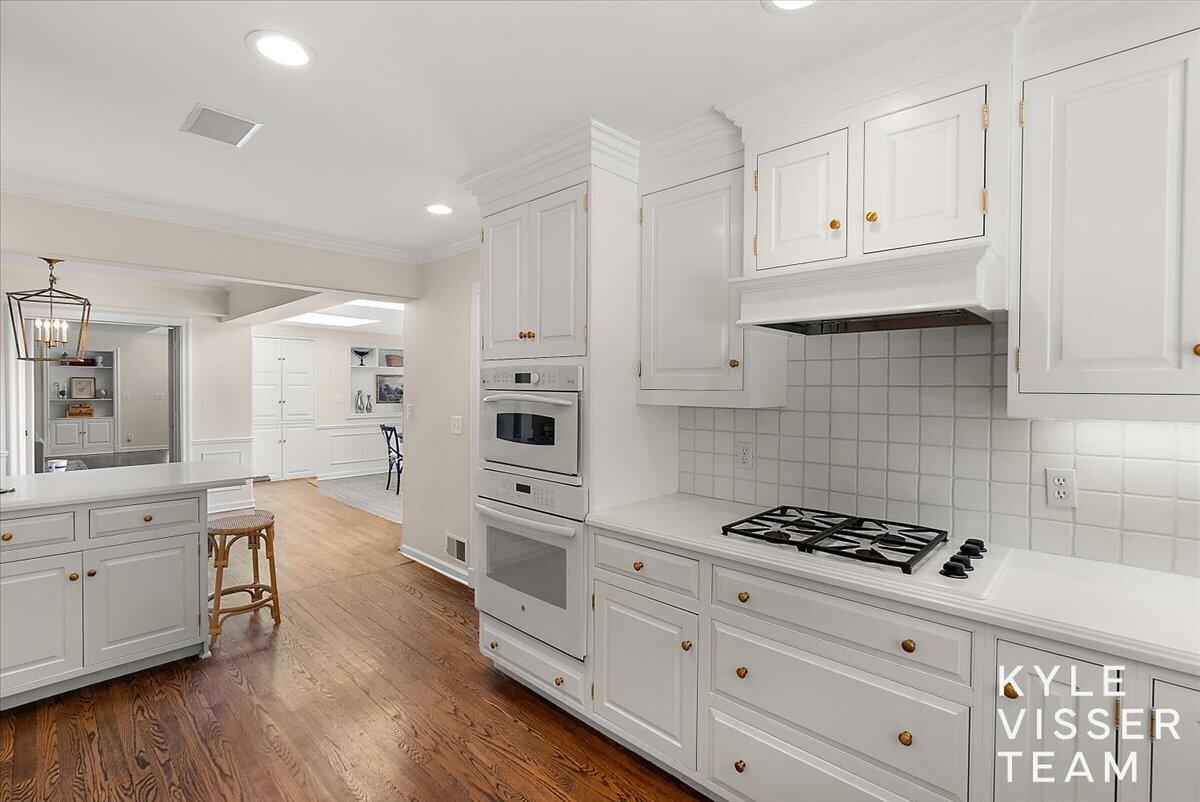 2089 Robinson Road Southeast Grand Rapids, MI 49506 - Photo 20 of 73 Kitchen