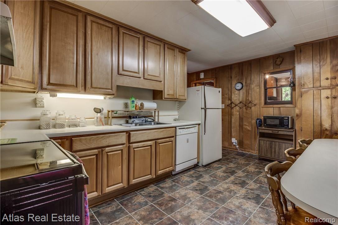 3931 Herd Road Metamora, MI 48455 - Photo 37 of 61 Int-12.jpg