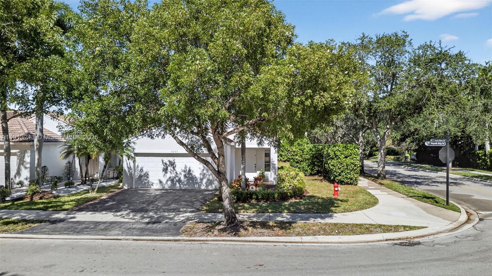 4357 Magnolia Ridge Drive Weston, FL 33331 - Photo 32 of 54