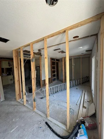 $229,000 | 1920 Woodcrest Drive, Unit 9, Winter Park, FL 32792