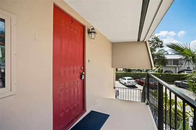 $229,000 | 1920 Woodcrest Drive, Unit 9, Winter Park, FL 32792