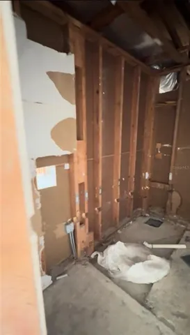 $229,000 | 1920 Woodcrest Drive, Unit 9, Winter Park, FL 32792