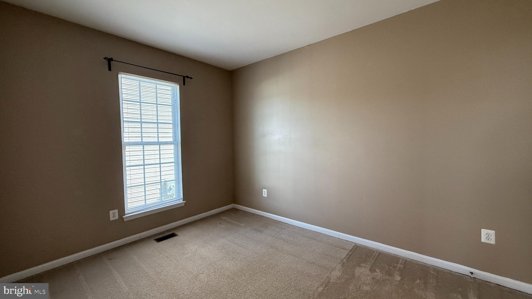 35484 Somerset Ridge Road Locust Grove, VA 22508 - Photo 16 of 22 an empty room with windows