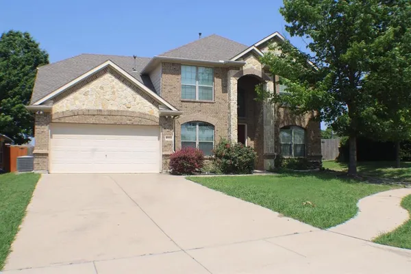 $2,750 | 8224 Summerview Court, Fort Worth, TX 76123