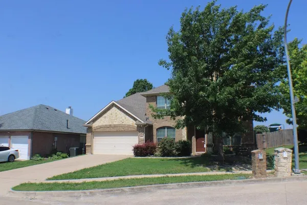 $2,750 | 8224 Summerview Court, Fort Worth, TX 76123
