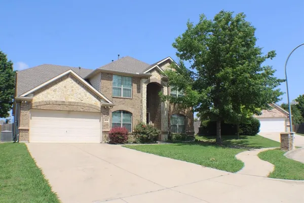 $2,750 | 8224 Summerview Court, Fort Worth, TX 76123