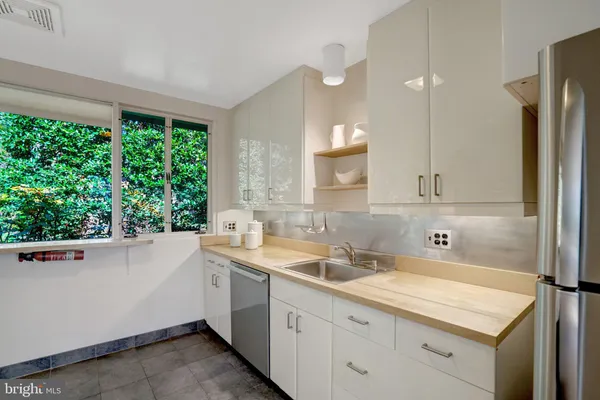 $1,199,990 | 7400 Rebecca Drive, Alexandria, VA 22307