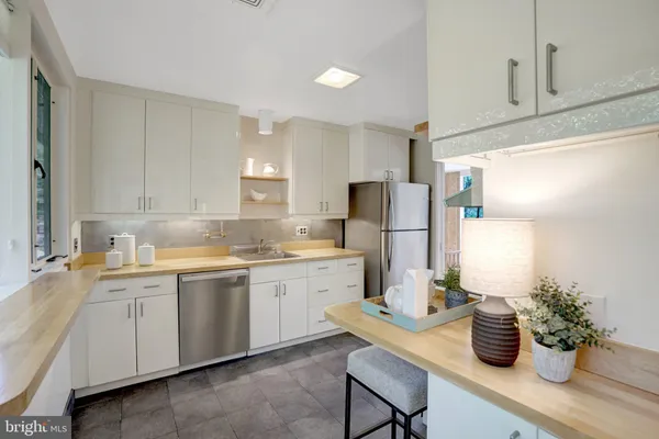 $1,199,990 | 7400 Rebecca Drive, Alexandria, VA 22307