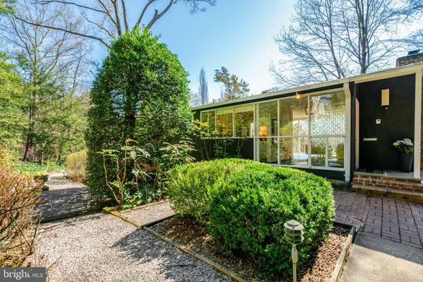 $1,199,990 | 7400 Rebecca Drive, Alexandria, VA 22307