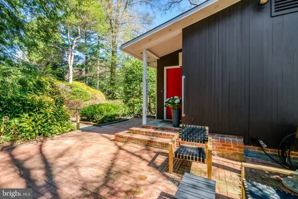 $1,199,990 | 7400 Rebecca Drive, Alexandria, VA 22307