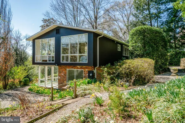 $1,199,990 | 7400 Rebecca Drive, Alexandria, VA 22307