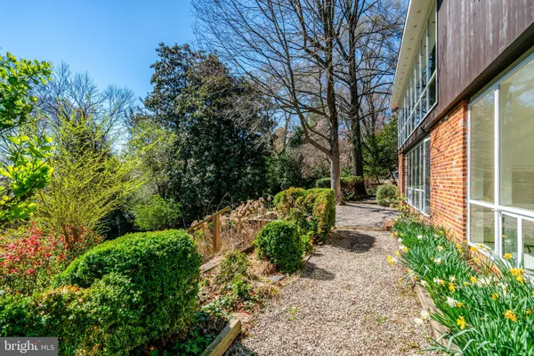 $1,199,990 | 7400 Rebecca Drive, Alexandria, VA 22307