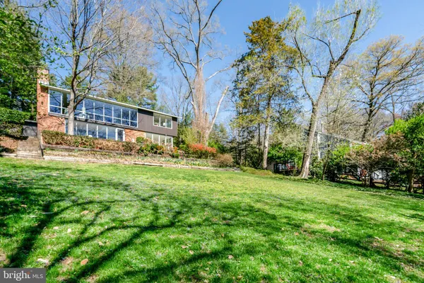 $1,199,990 | 7400 Rebecca Drive, Alexandria, VA 22307