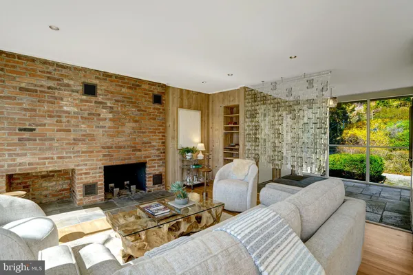 $1,199,990 | 7400 Rebecca Drive, Alexandria, VA 22307