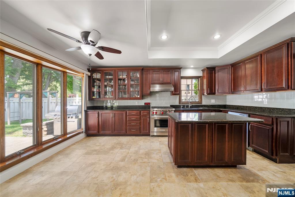 22 Kendrick Street Paramus, NJ 07652 - Photo 13 of 36