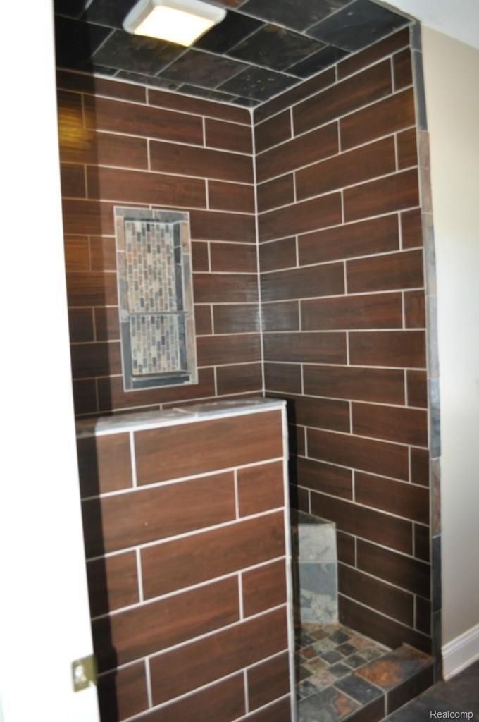 2867 Church Road Columbus, MI 48063 - Photo 10 of 20 shower.jpg