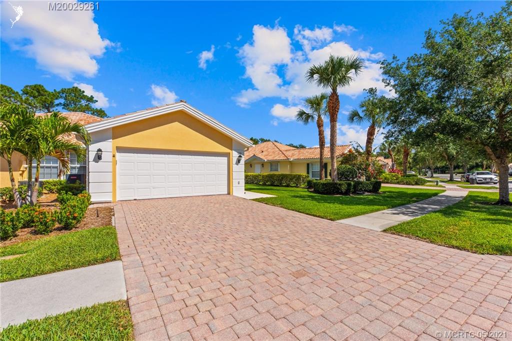 769 Southwest Balmoral Trace Stuart, FL 34997 - Photo 2 of 31 Gallery Image 2
