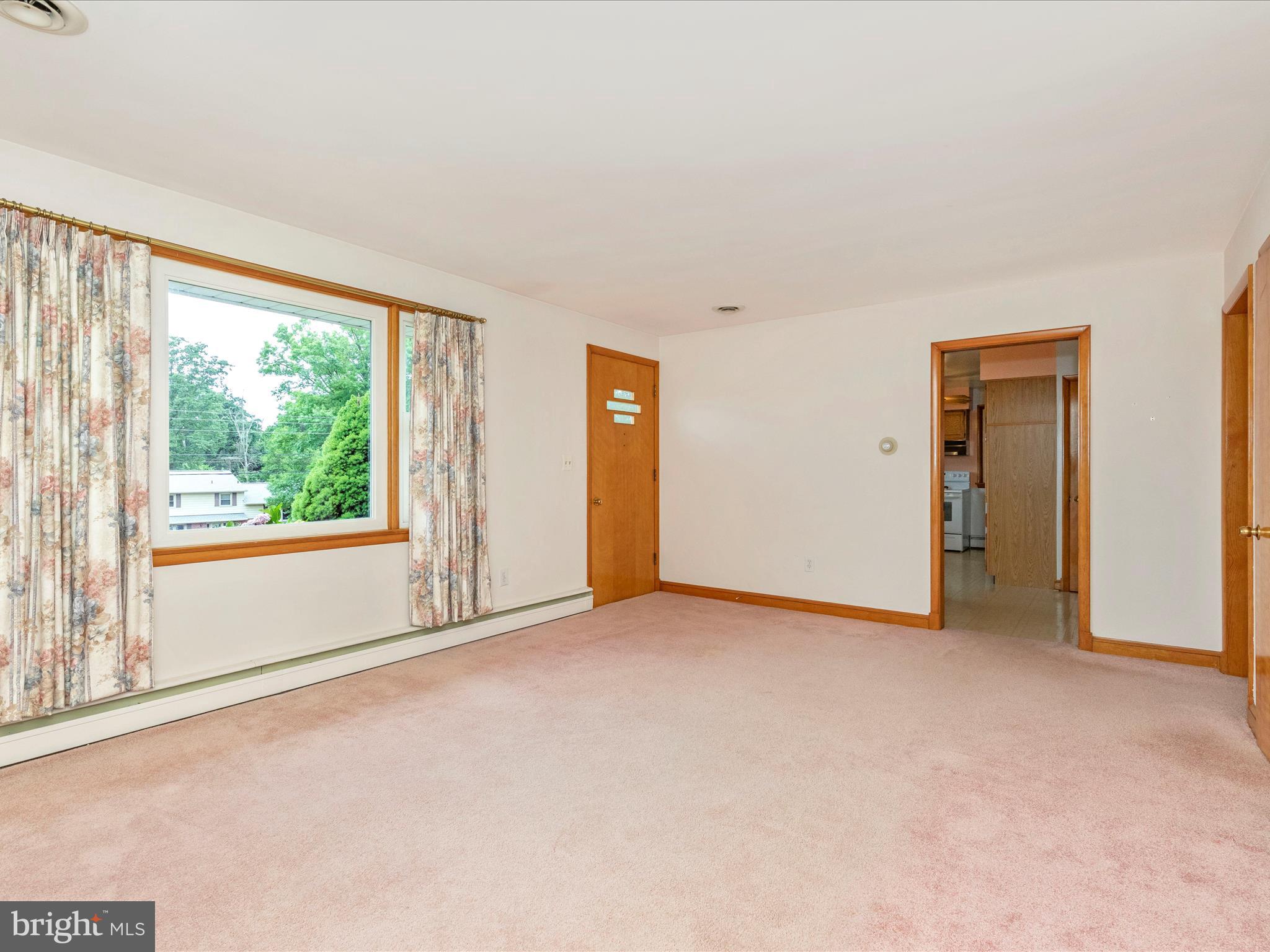 9104 Gue Road Damascus, MD 20872 - Photo 4 of 45 Formal Living Room - Wood Floors under Carpet)