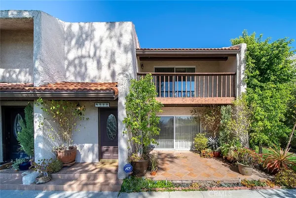 $699,900 | 9512 VÃa Venezia, Burbank, CA 91504