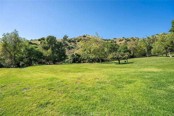 $699,900 | 9512 VÃa Venezia, Burbank, CA 91504