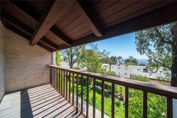 $699,900 | 9512 VÃa Venezia, Burbank, CA 91504