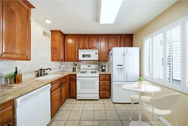 $699,900 | 9512 VÃa Venezia, Burbank, CA 91504