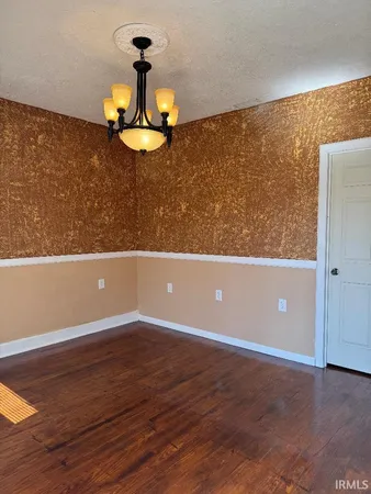 $74,900 | 10860 Main Street, Cynthiana, IN 47612
