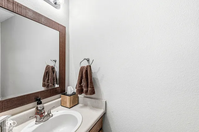 $285,000 | 342 East Brixton Woods Drive, Pittsboro, IN 46167