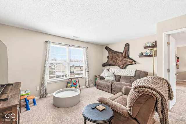 $285,000 | 342 East Brixton Woods Drive, Pittsboro, IN 46167