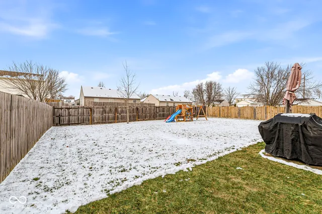 $285,000 | 342 East Brixton Woods Drive, Pittsboro, IN 46167