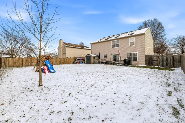 $285,000 | 342 East Brixton Woods Drive, Pittsboro, IN 46167