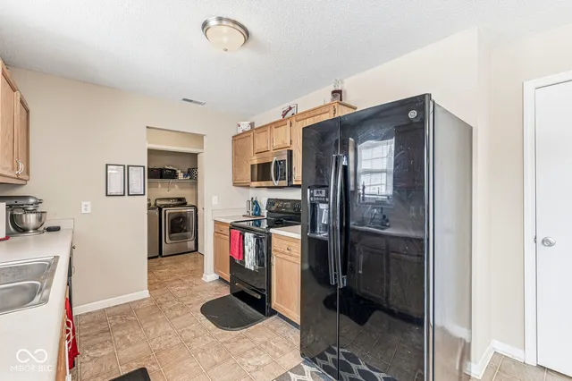 $285,000 | 342 East Brixton Woods Drive, Pittsboro, IN 46167