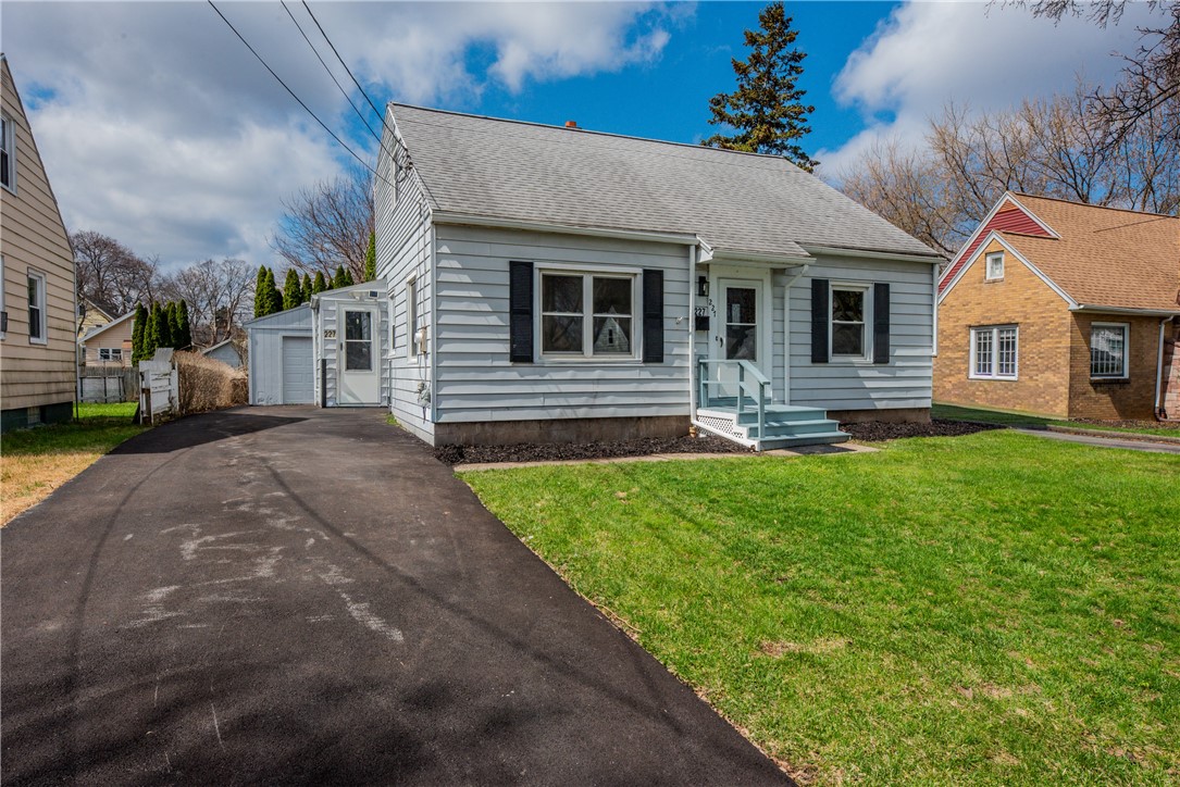 227 Newcomb Street Rochester, NY 14609 - Photo 3 of 38