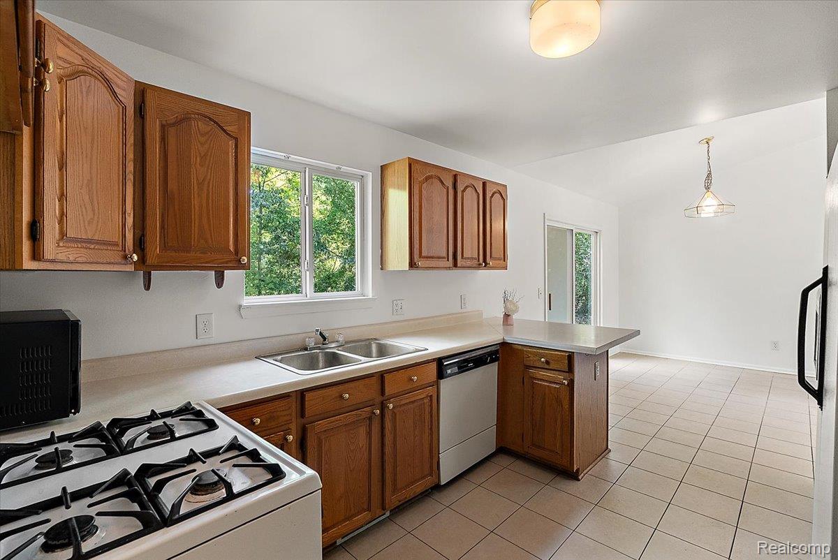 4309 South Baldwin Road Lake Orion, MI 48359 - Photo 28 of 47 27-4309 S Baldwin-27.jpg