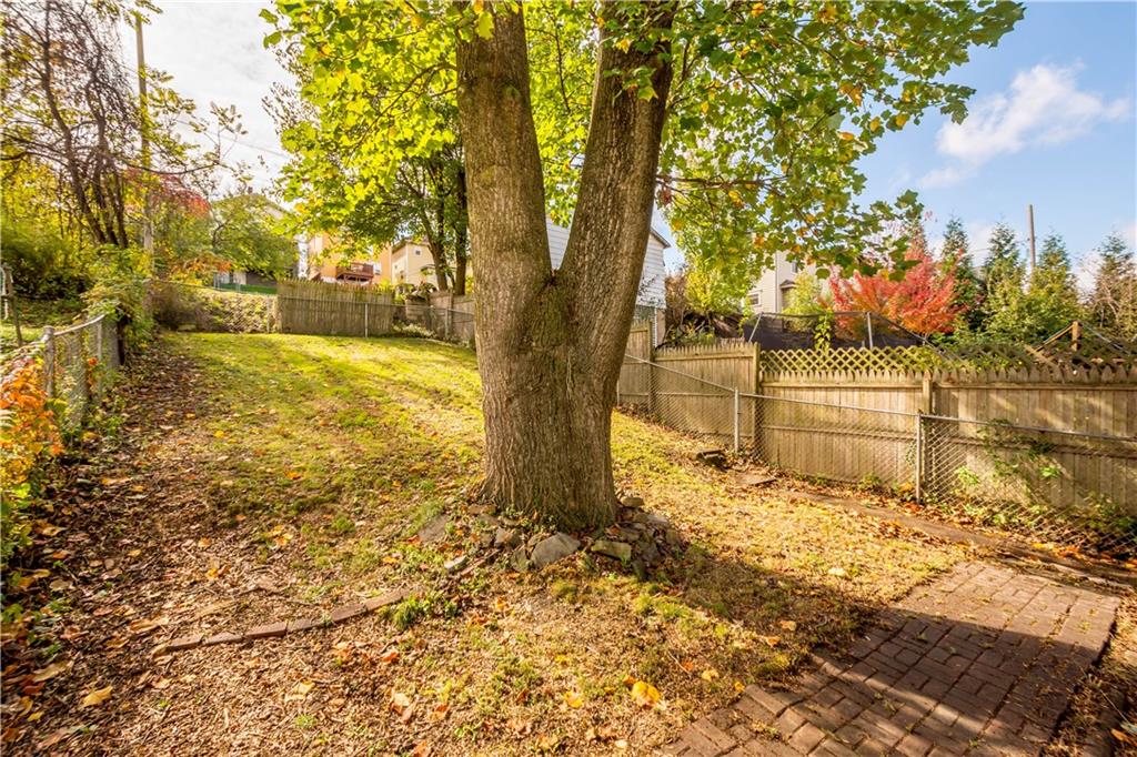 808 5th Avenue Coraopolis, PA 15108 - Photo 26 of 30 a view of yard with trees