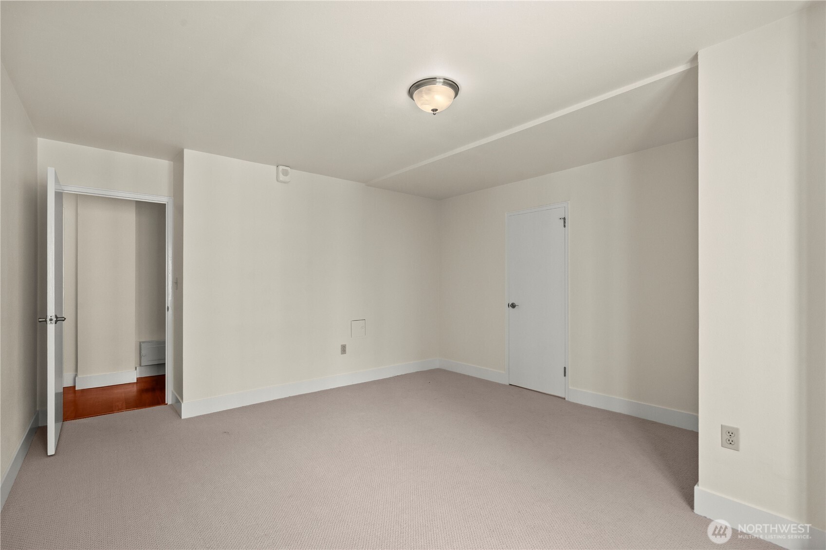 1105 Spring Street, Unit 712 Seattle, WA 98104 - Photo 13 of 19