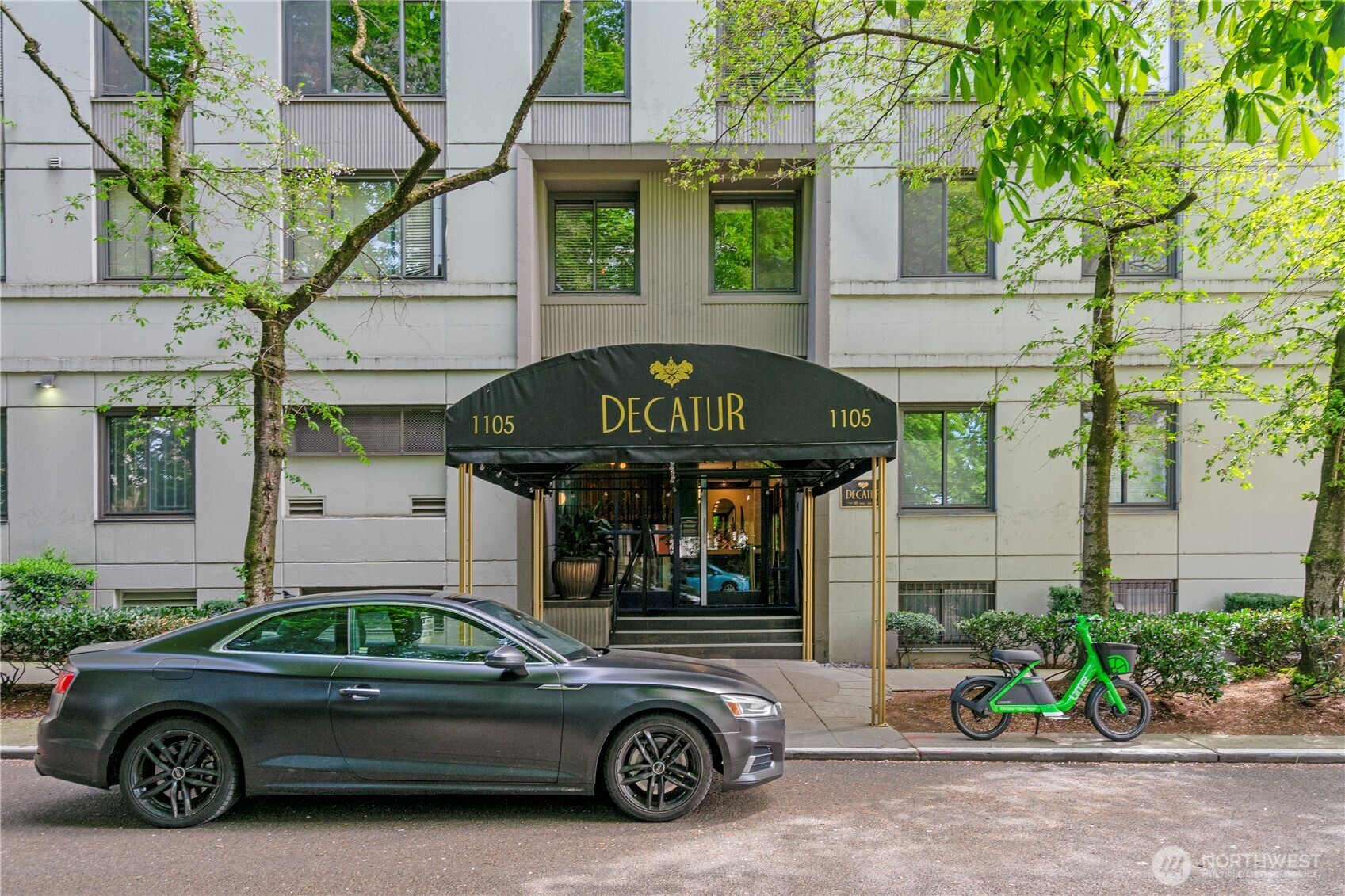 1105 Spring Street, Unit 712 Seattle, WA 98104 - Photo 2 of 19