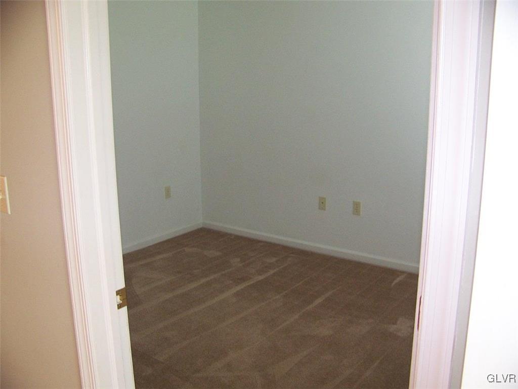 2760 Upstream Farm Road Easton, PA 18040 - Photo 4 of 5 Gallery Image 4