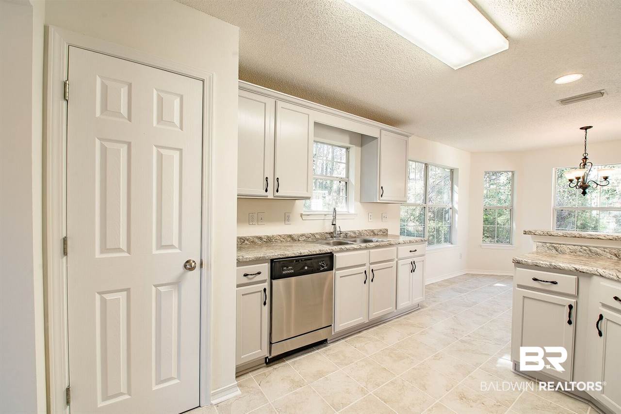 106 Montclair Place Daphne, AL 36526 - Photo 8 of 39