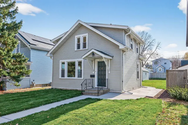 $349,900 | 1254 Niles Avenue, St. Paul, MN 55116