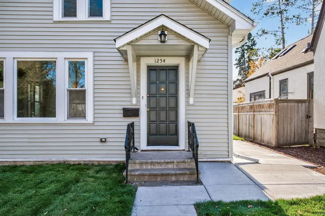 $324,900 | 1254 Niles Avenue, St. Paul, MN 55116