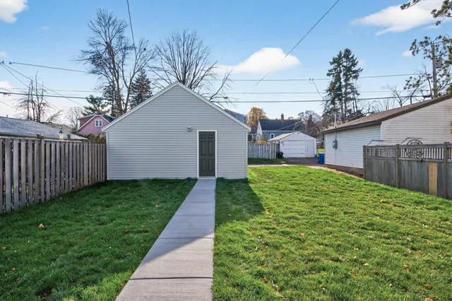 $324,900 | 1254 Niles Avenue, St. Paul, MN 55116