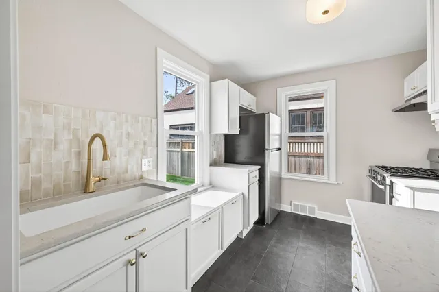 $324,900 | 1254 Niles Avenue, St. Paul, MN 55116