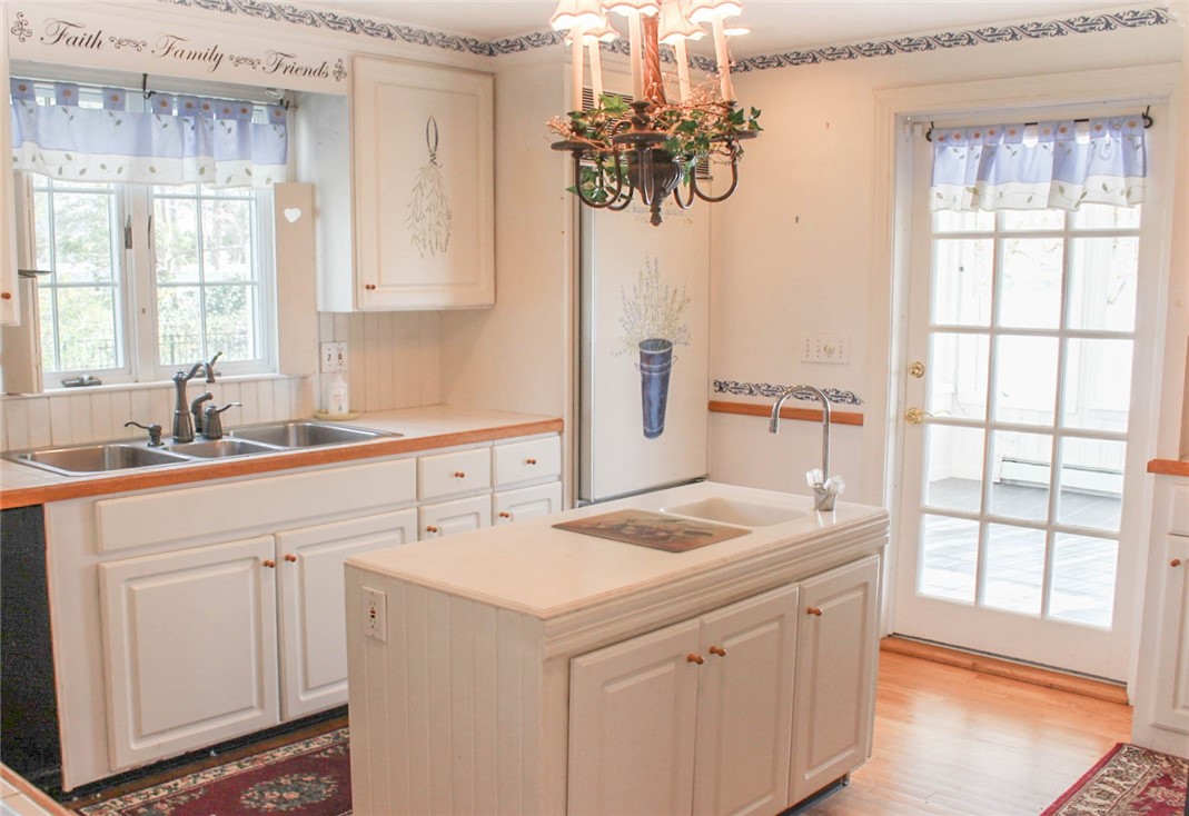 5 Denver Avenue Warren, RI 02885 - Photo 2 of 18 Kitchen