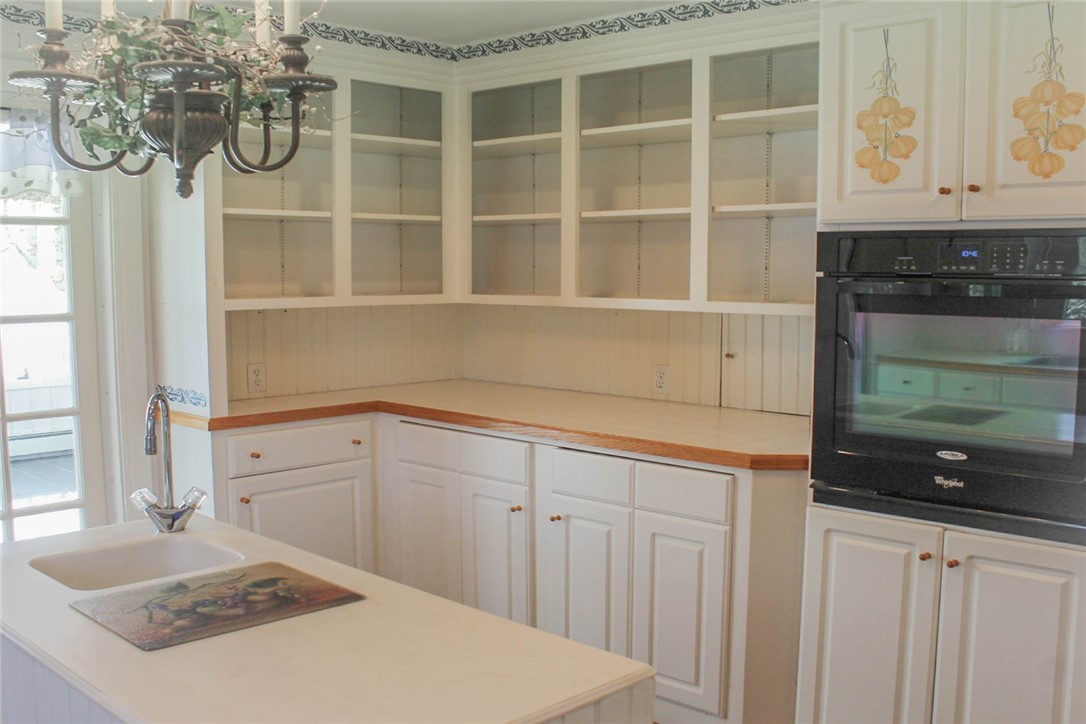 5 Denver Avenue Warren, RI 02885 - Photo 4 of 18 Kitchen