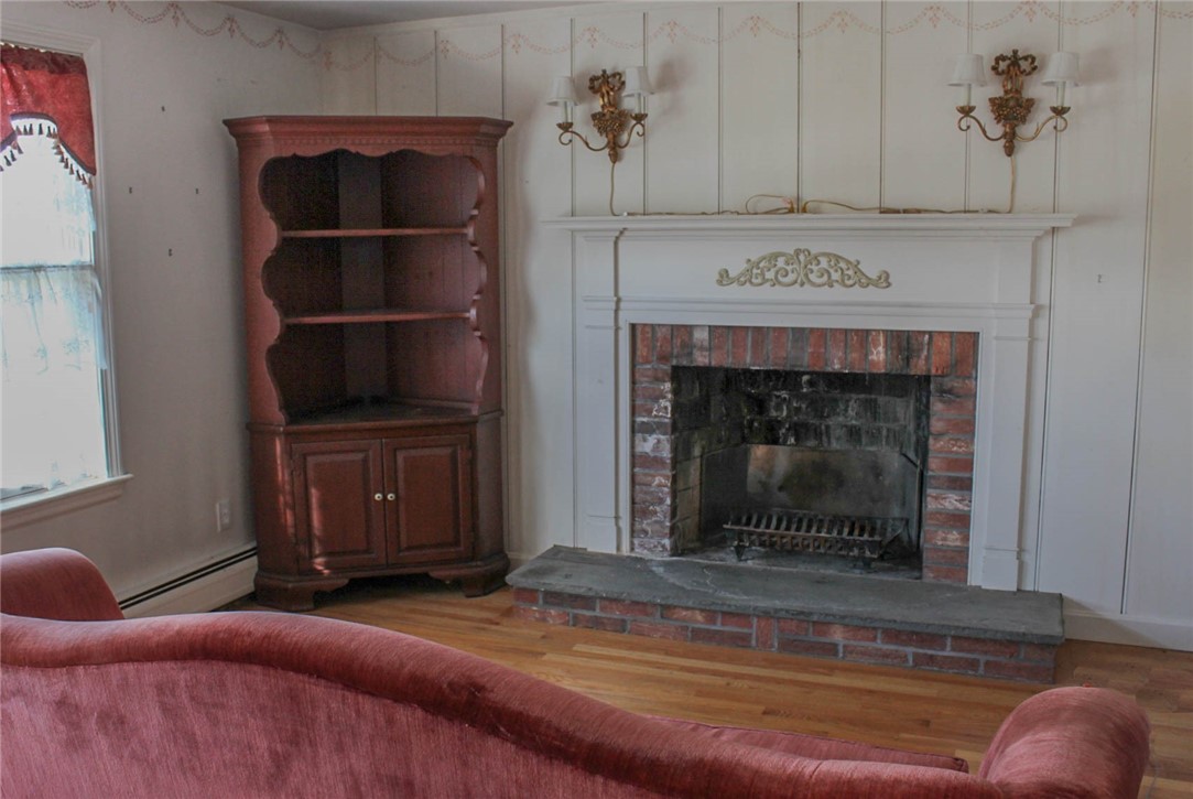 5 Denver Avenue Warren, RI 02885 - Photo 9 of 18 Living Room