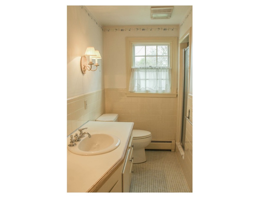 5 Denver Avenue Warren, RI 02885 - Photo 10 of 18 1st Floor Full Bath