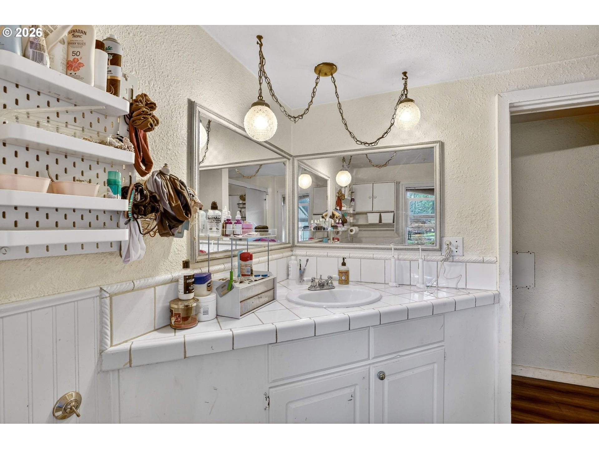 26200 Highway 211 Estacada, OR 97023 - Photo 12 of 24 a kitchen with a sink and cabinets