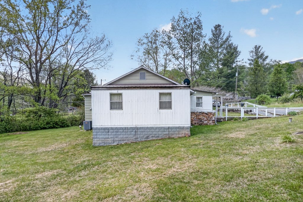 5600 Laurel Fork Road Rocky Gap, VA 24366 - Photo 13 of 77 Gallery Image 13