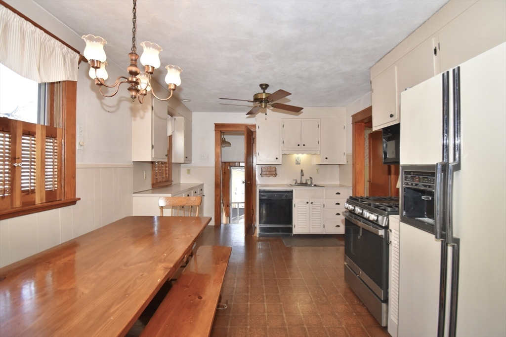 119 Wilber Street Springfield, MA 01104 - Photo 19 of 34